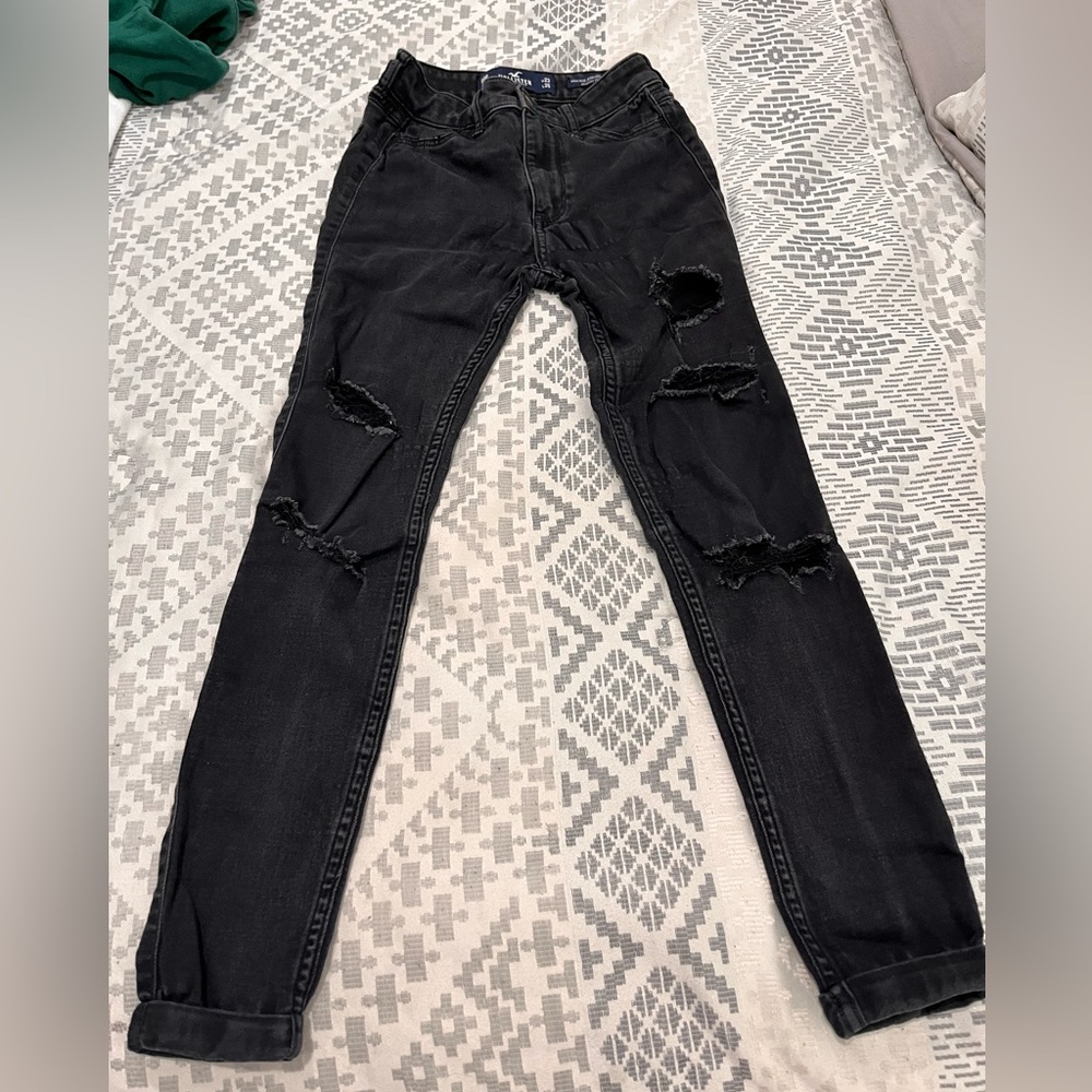 Black ripped hollister jeans